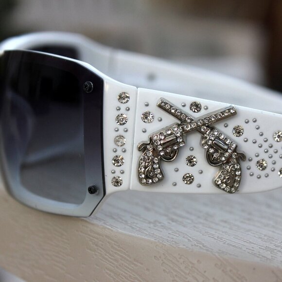 Montana West Sunglasses in White w/Silver Duo Guns Concho Accents - Picture 6 of 15